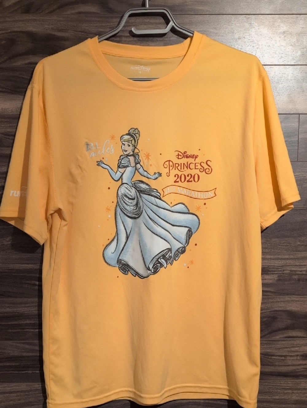 runDisney 2020 Princess Half Marathon Authentic Disney Cinderella Shirt Medium